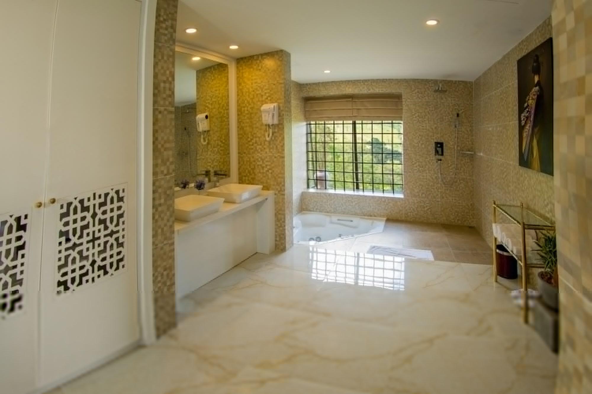 Hunas Falls Resort 5*