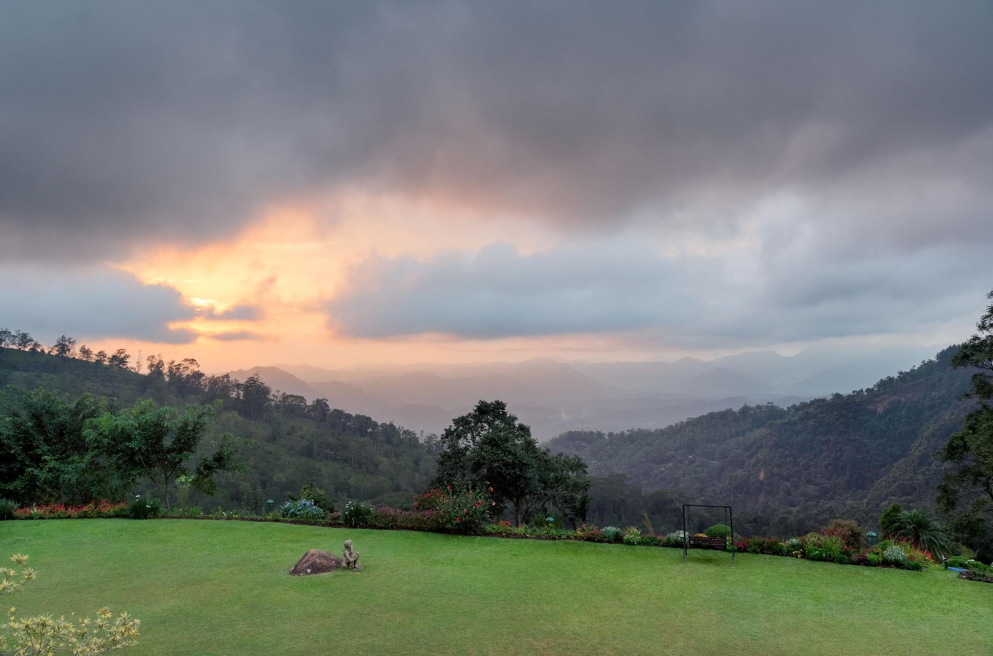 Resort Hunas Falls 5*